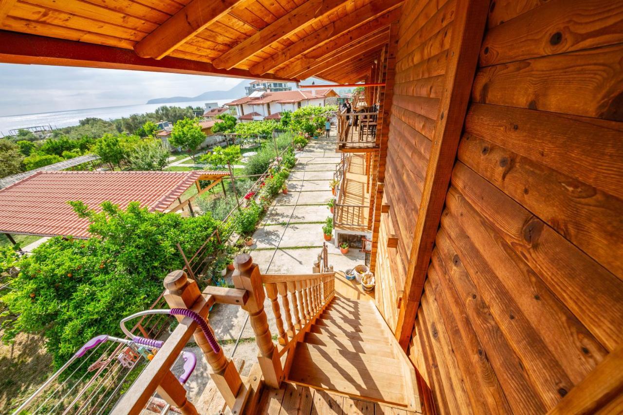 Guest House Luiza Borsh Exterior foto