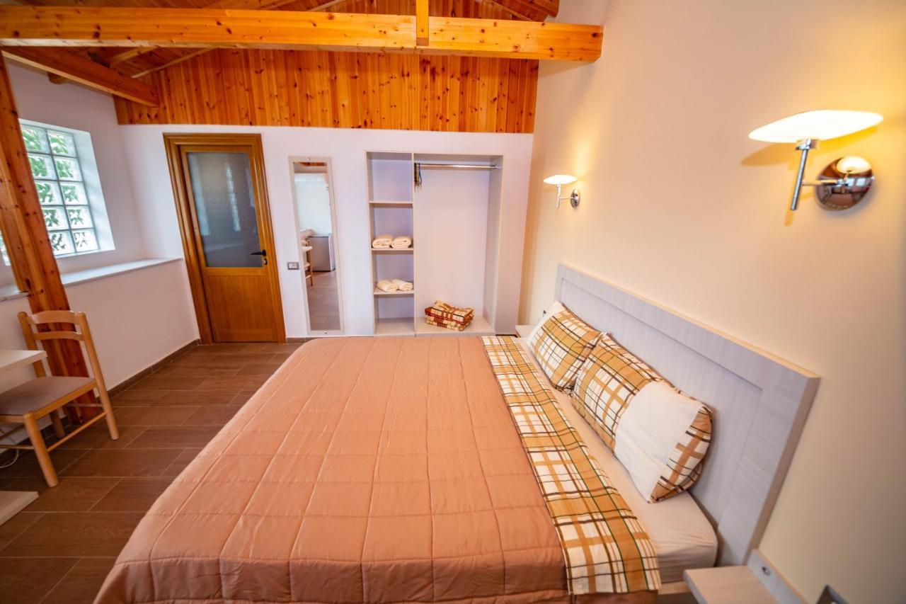Guest House Luiza Borsh Exterior foto